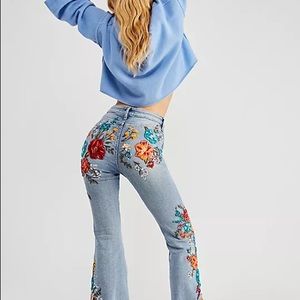 Driftwood x Freepeople Farrah jean, floral embroidered. NWT